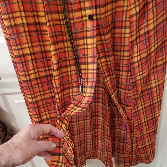 *SALE* PLAID 🍁SM - Picture 6 of 7